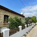 Bed and breakfast Castle Karpasia At Rizokarpaso Peninsula Northern Cyprus *