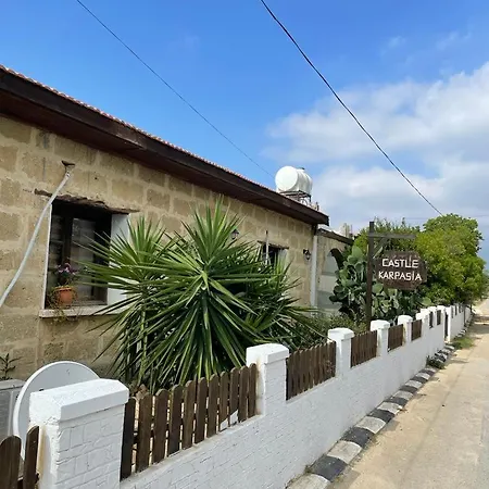 ベッド・アンド・ブレックファスト Castle Karpasia At Rizokarpaso Peninsula Northern Cyprus *