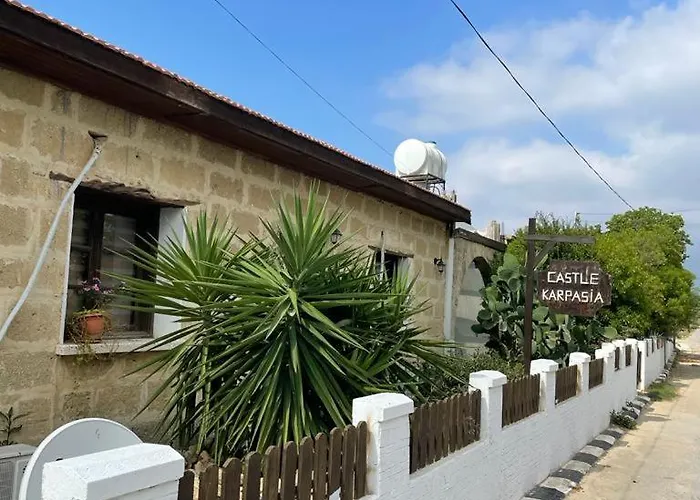 Bed & Breakfast Castle Karpasia At Rizokarpaso Peninsula Northern Cyprus *